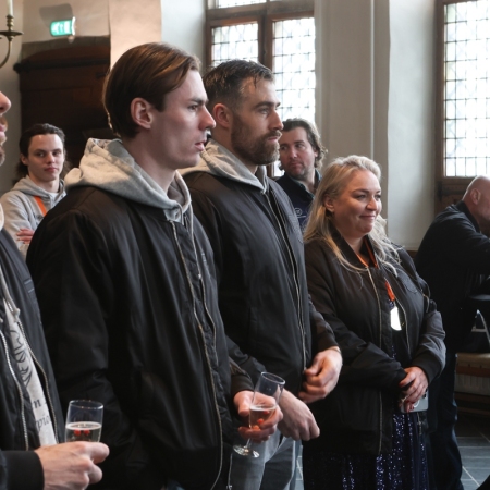 Nijmegen Devils op bezoek bij dugermeester Bruls op het stadhuis.