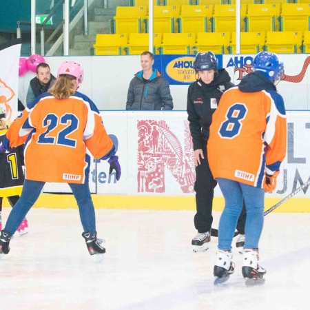 1705 IJshockey promotie ladies