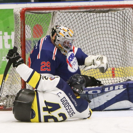 Foto verslag Nijmegen Para Ijshockey tegen Phantoms uit Antwerpen.            © IJshockeyfoto.nl