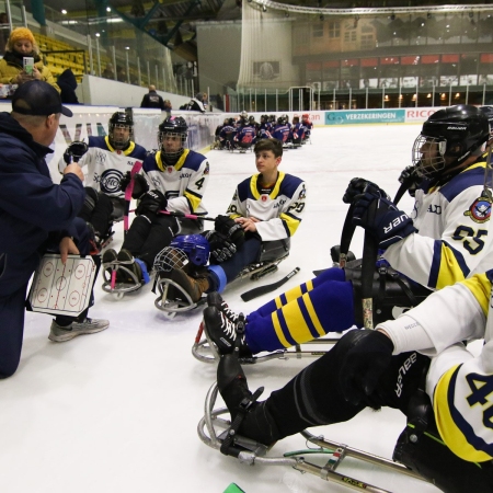 Foto verslag Nijmegen Para Ijshockey tegen Phantoms uit Antwerpen.            © IJshockeyfoto.nl