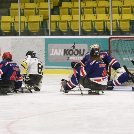 Foto verslag Nijmegen Para Ijshockey tegen Phantoms uit Antwerpen.            © IJshockeyfoto.nl