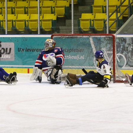 Foto verslag Nijmegen Para Ijshockey tegen Phantoms uit Antwerpen.            © IJshockeyfoto.nl