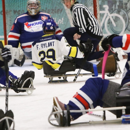 Foto verslag Nijmegen Para Ijshockey tegen Phantoms uit Antwerpen.            © IJshockeyfoto.nl