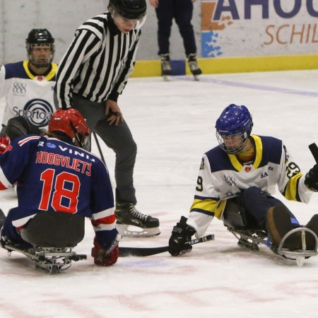 Foto verslag Nijmegen Para Ijshockey tegen Phantoms uit Antwerpen.            © IJshockeyfoto.nl