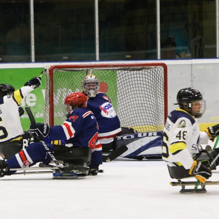 Foto verslag Nijmegen Para Ijshockey tegen Phantoms uit Antwerpen.            © IJshockeyfoto.nl