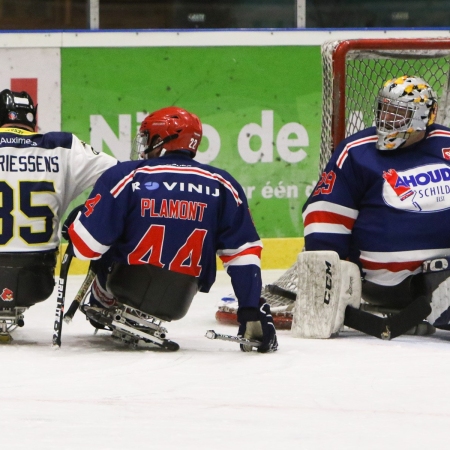 Foto verslag Nijmegen Para Ijshockey tegen Phantoms uit Antwerpen.            © IJshockeyfoto.nl