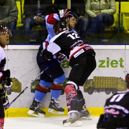 Jeff Smith zet spelr tegen boarding