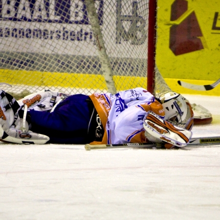 Matt Anthony blijft verslagen liggen