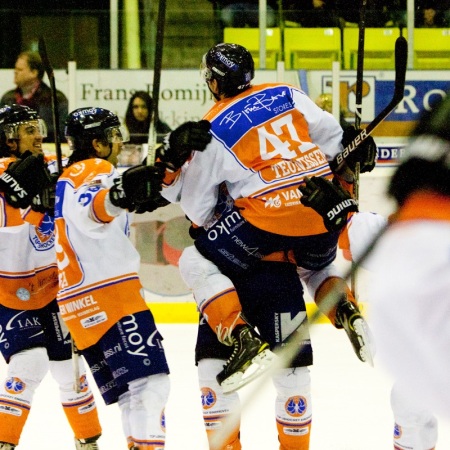 Bob Teunissen springt bij Ryan Lang in de armen