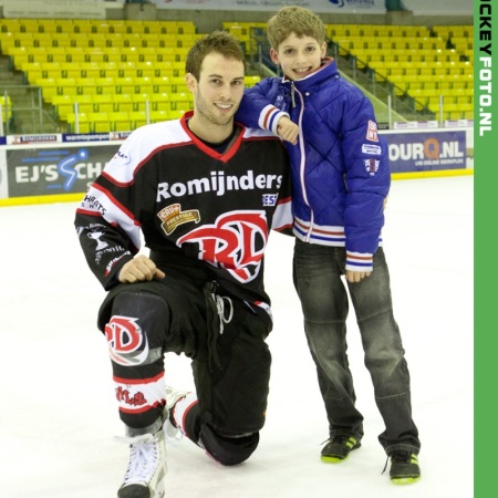 Tyler Mazzie met fan