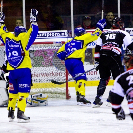 Tilburg scoort de 8-3